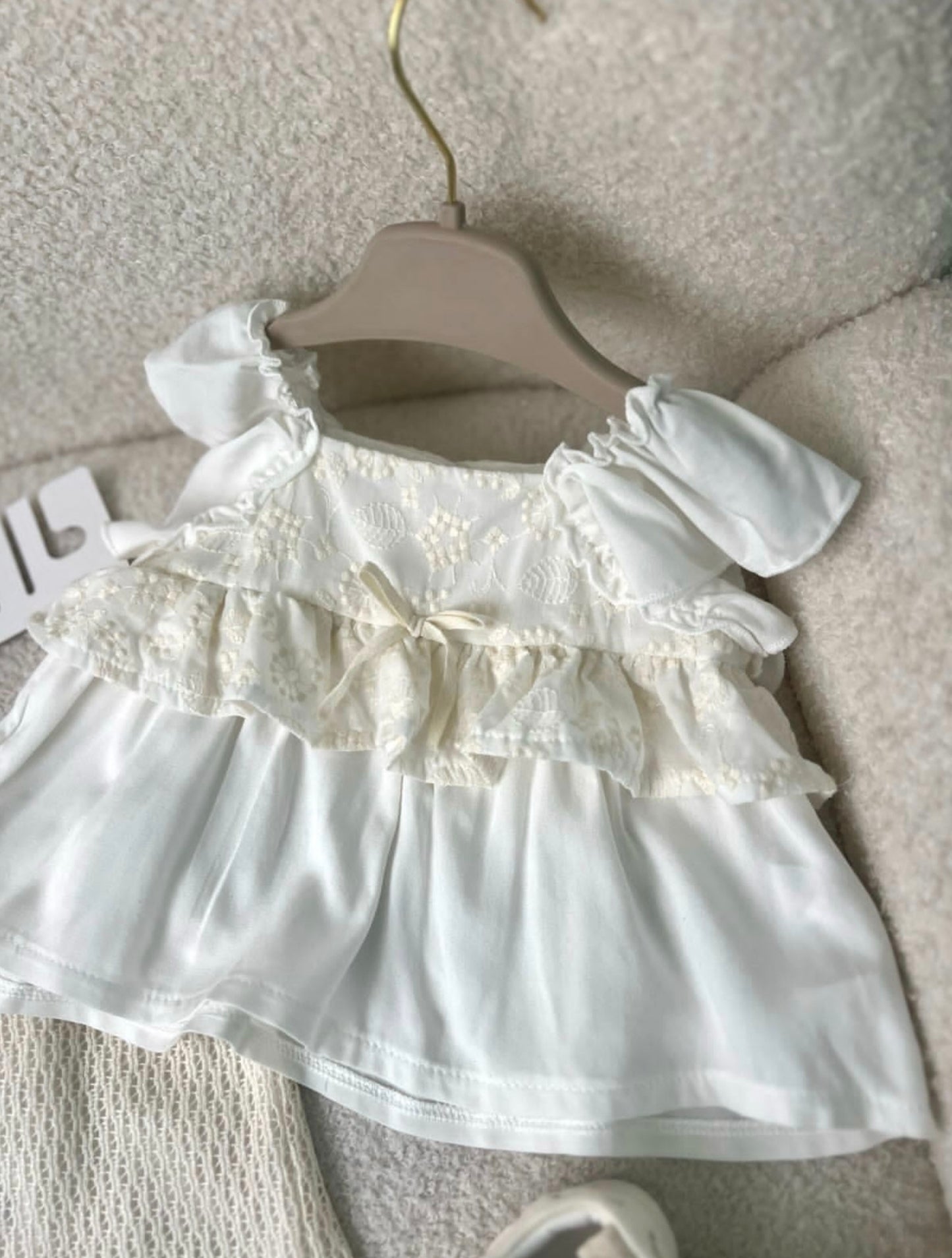 Ivory Eyelet Set