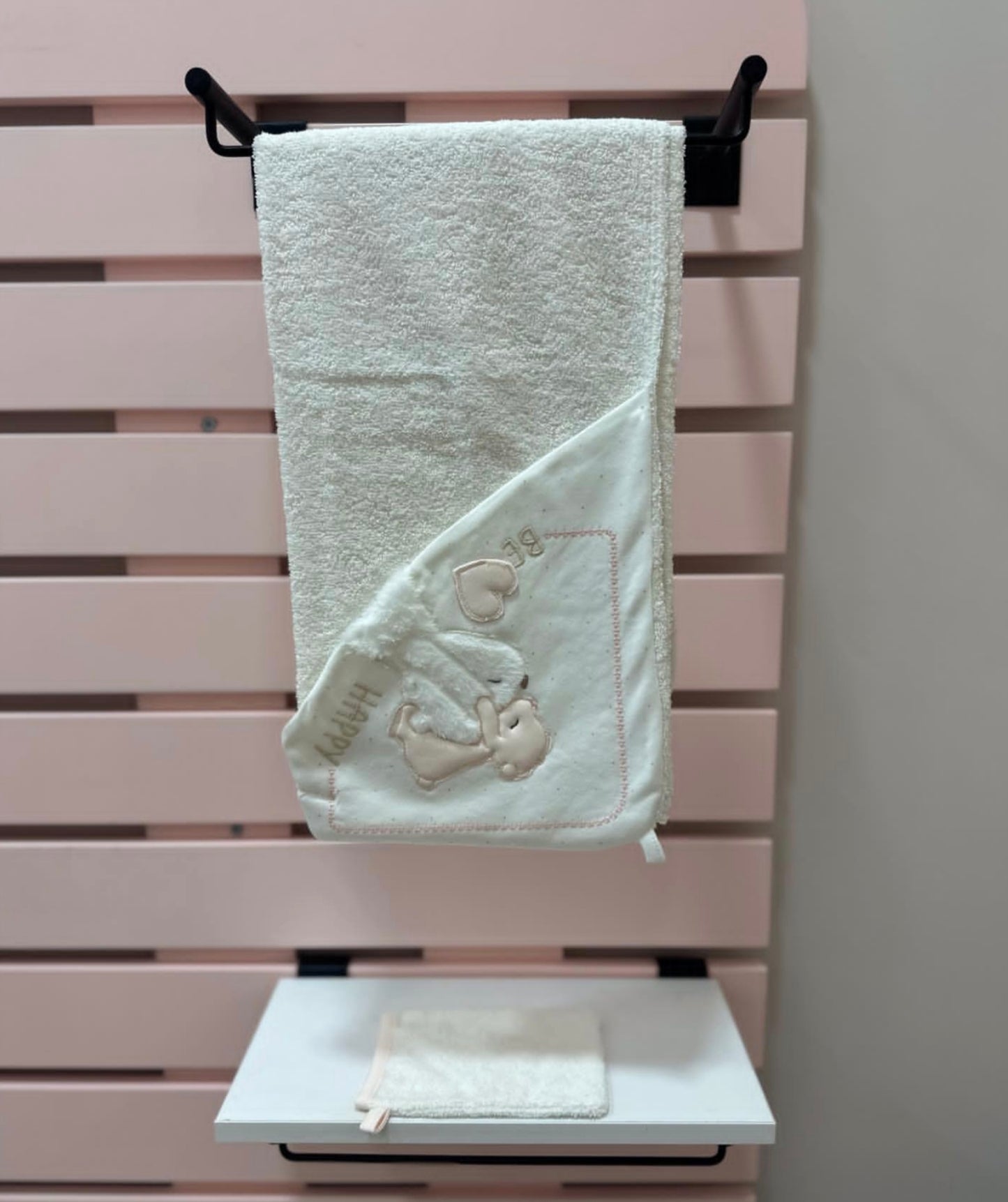 Basic Be Happy Towel