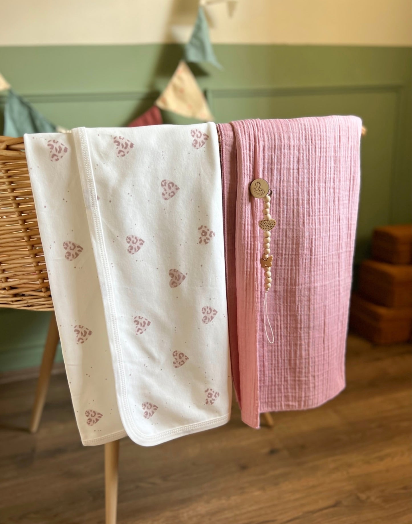 Heart & Soul Set of 2 Blankets (3pcs)